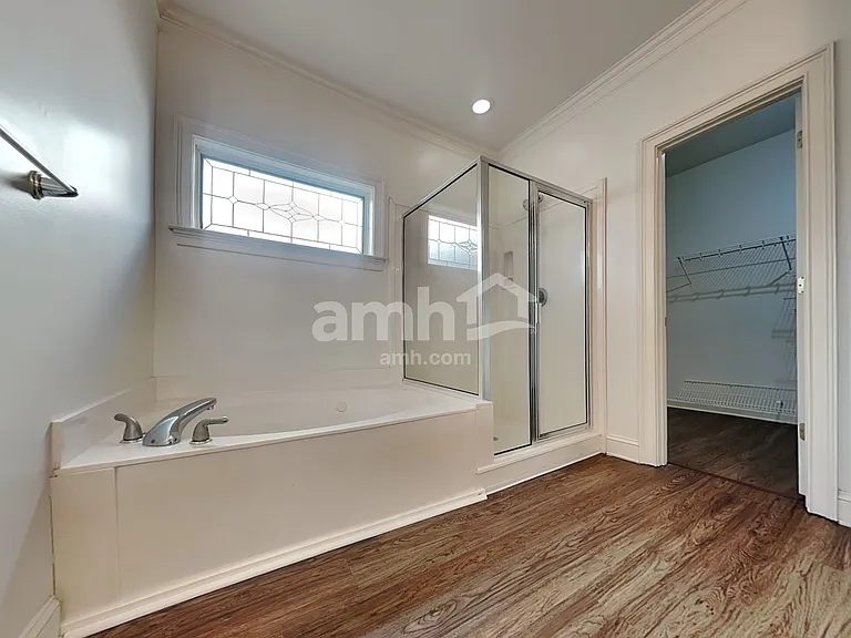 1015 Warwick Pl — Photo 10