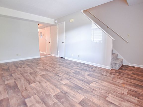 4th image of 1551 E Knollwood Cir APT 2
