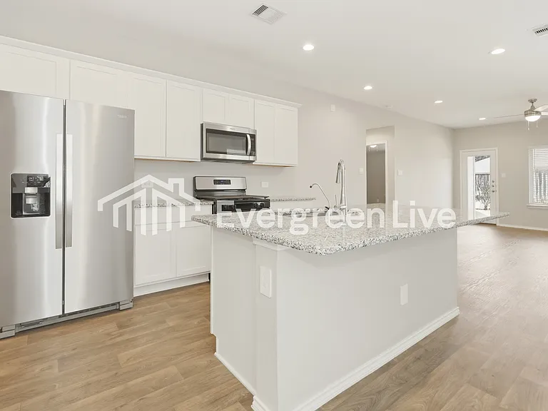 9940 Glen Brook Ln — Photo 3