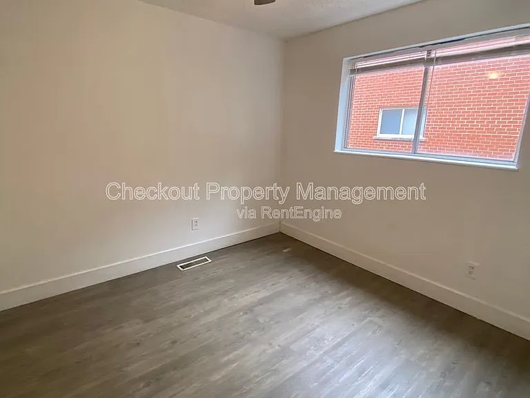 813 Courtois St — Photo 5