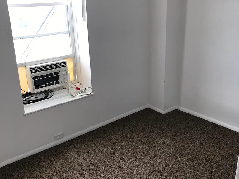 512 W Main St #31 — Photo 7