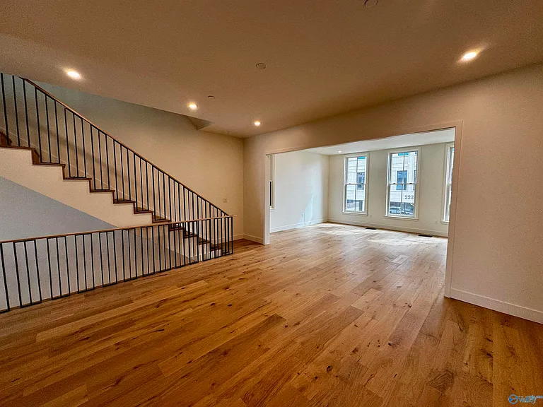 230 Washington St — Photo 9