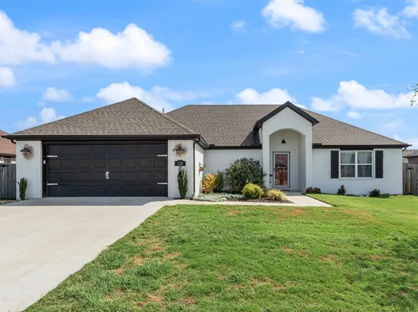 320 N Tacoma St, Farmington, AR 72730