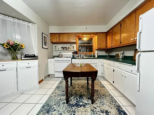2 bed, 1000 sqft, $1,450 — Photo 3
