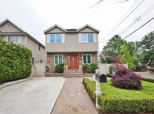 974 Edgegrove Ave, Staten island, NY 10309