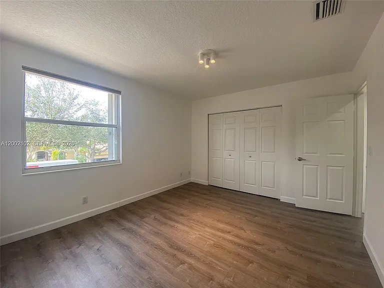 2486 Bay Isle Dr — Photo 30