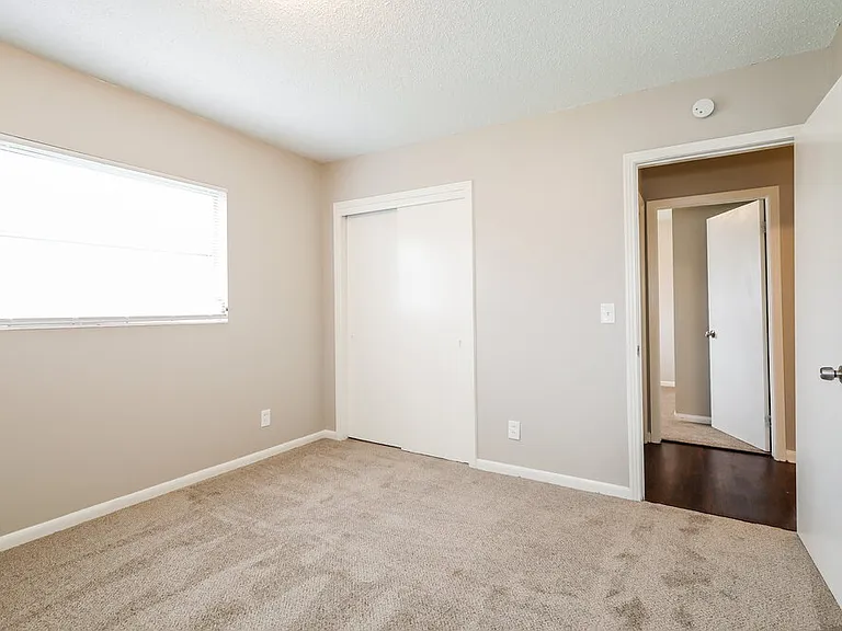 5664 Hillman Dr — Photo 16