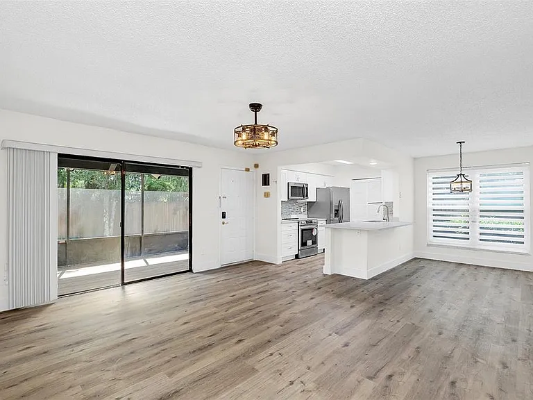 600 Casa Park Ct #M — Photo 5