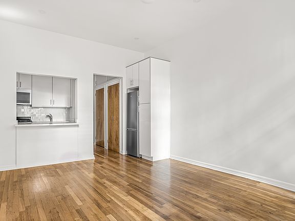 3rd image of 405 E 82nd St APT 1L