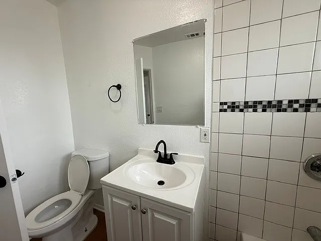9404 S Figueroa St #4 — Photo 16