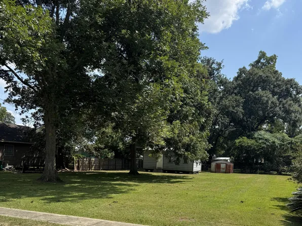 305 1/2 Avenue A, Youngsville, LA 70592