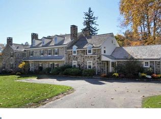 104 Dovecote Ln, Villanova, PA 19085