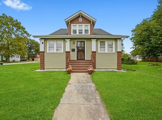 640 2nd St, Crete, IL 60417