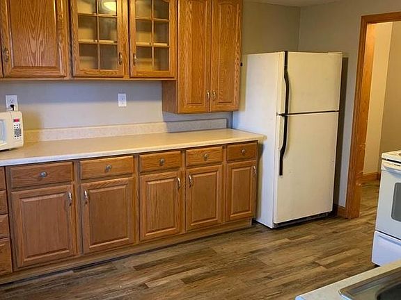 2nd image of 1011 S Park Dr