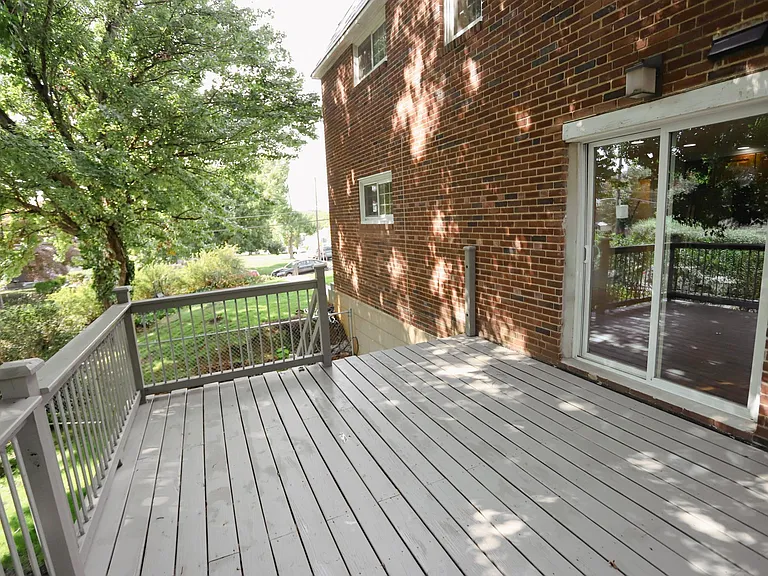 121 Alverstone Rd — Photo 29