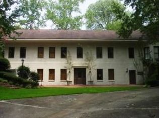 823 Ridgeway Dr, Alexander City, AL 35010