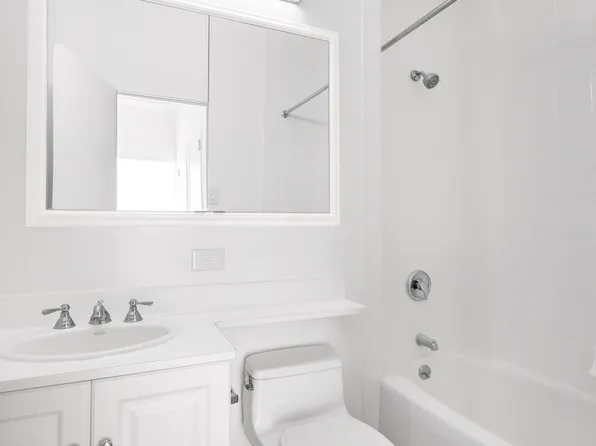 300 East 57th Street image 11 of 13