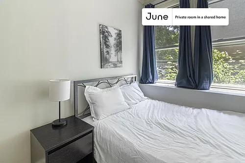 129 Chiswick Rd Photo 1