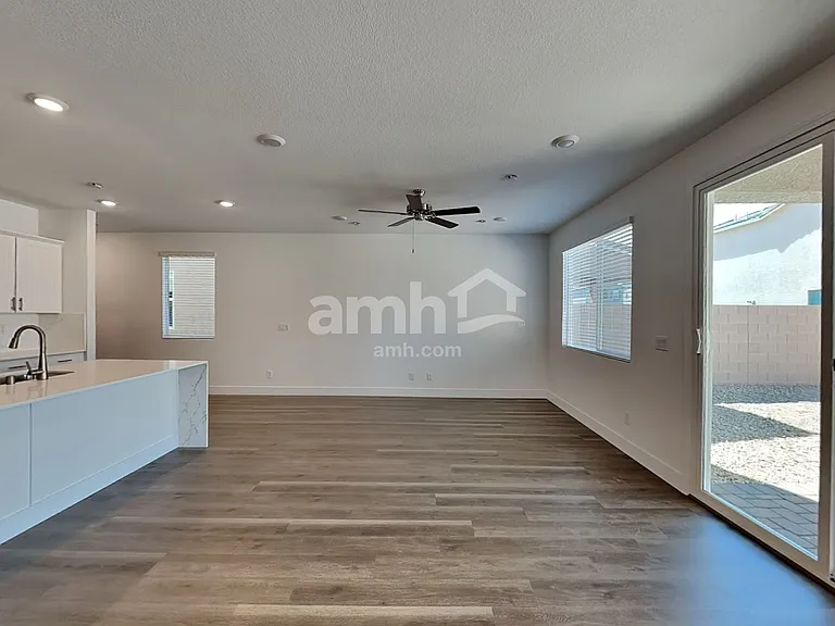 8386 Flagpole Loop Ave — Photo 6