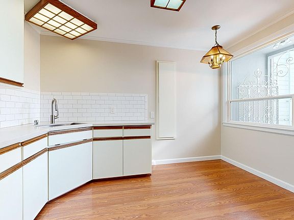 5th image of 120 Naglee Ave