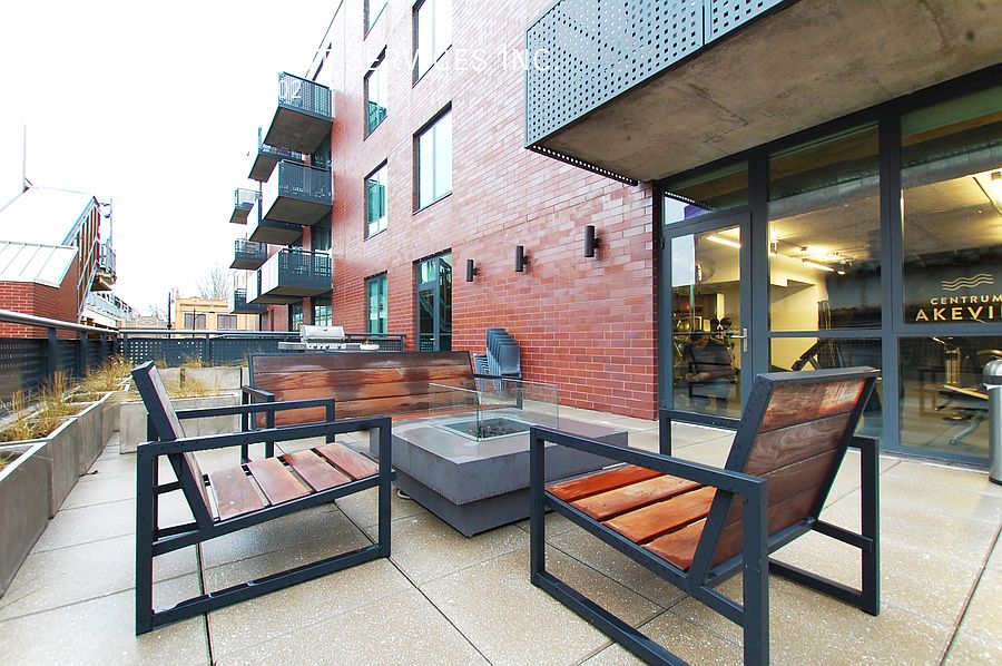 Building Photo 5