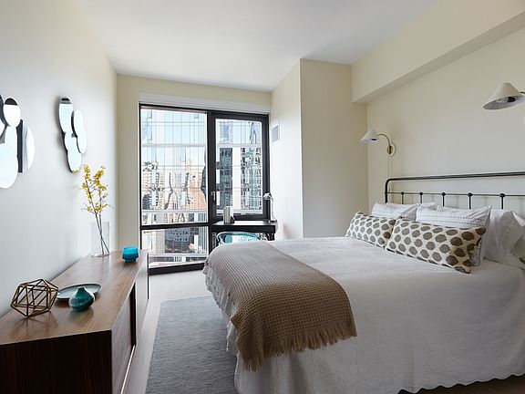 4th image of 21 W End Ave APT 3704
