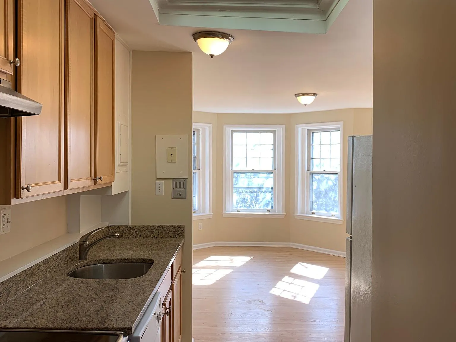 118 3rd St NE — Photo 3
