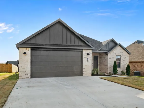 123 S Eagle Mountain St, Prairie Grove, AR 72753