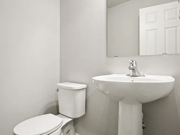 1630 Roosevelt Ct — Photo 6