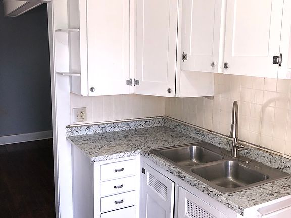 3rd image of 811 N Pine St #3