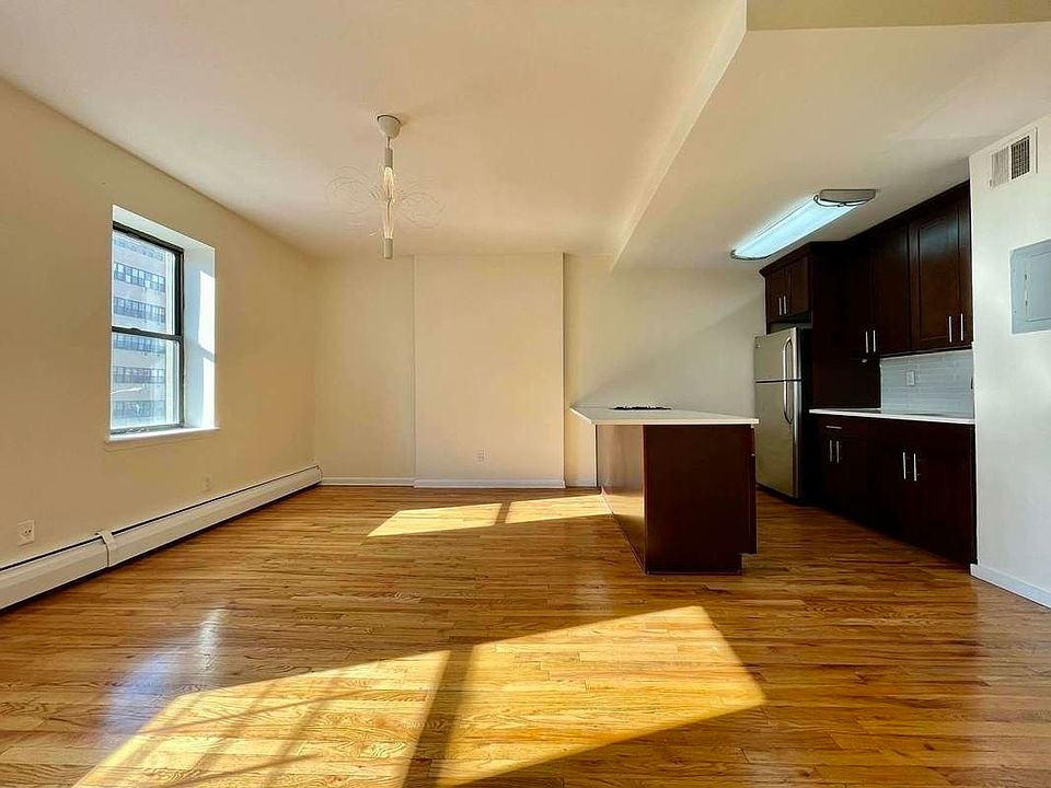 1st image of 527 Saint Marks Ave #3