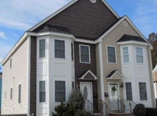 26 Ina St, Lowell, MA 01854