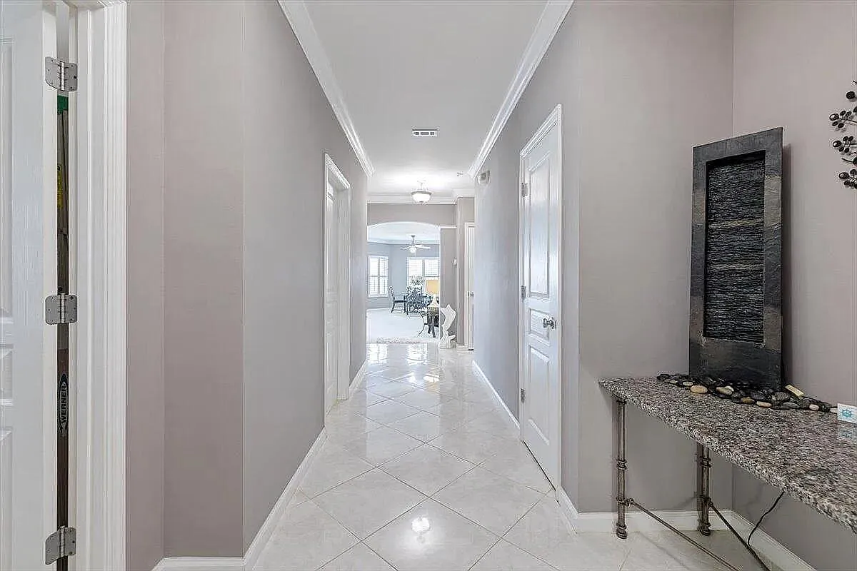212 Harbor Blvd — Photo 3
