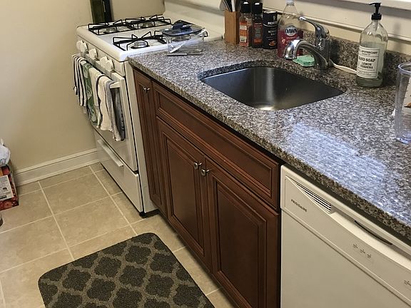 3rd image of 3500 Stuart Ave APT A