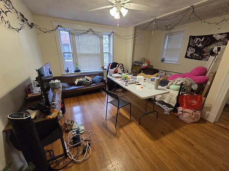 25 Fairfield St #2 — Photo 3