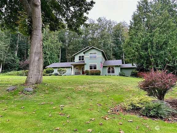 3rd image of 985 Valerie Drive