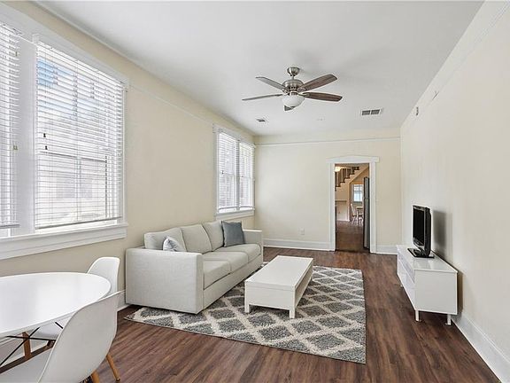 2nd image of 2700-02 Palmer Ave