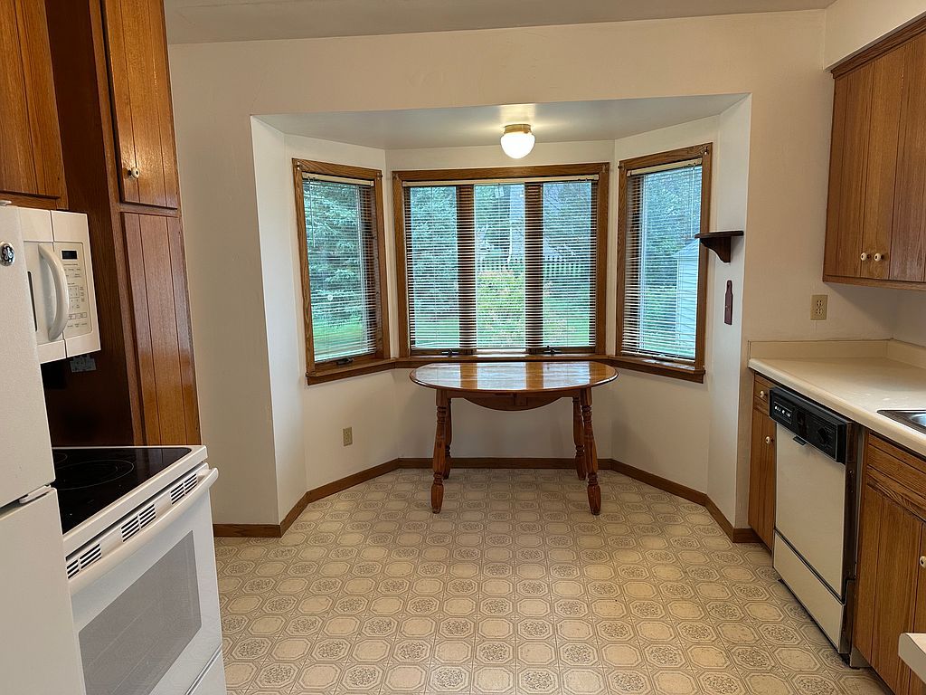 1522 7 1/2 Ave NE - Property Image