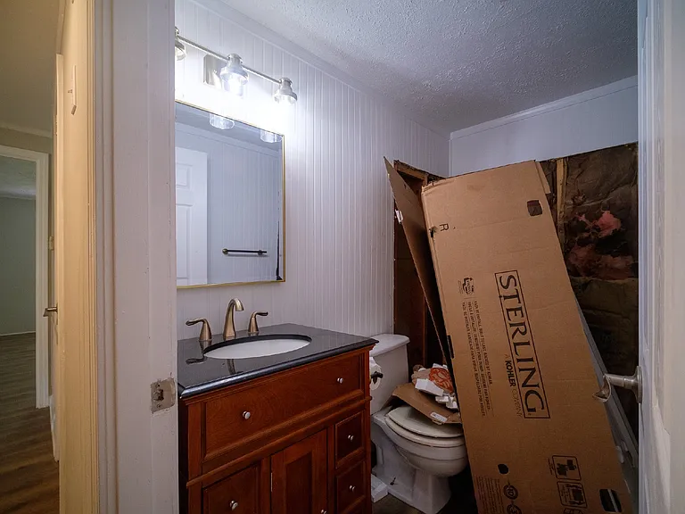 2017 Redwood Cir — Photo 31
