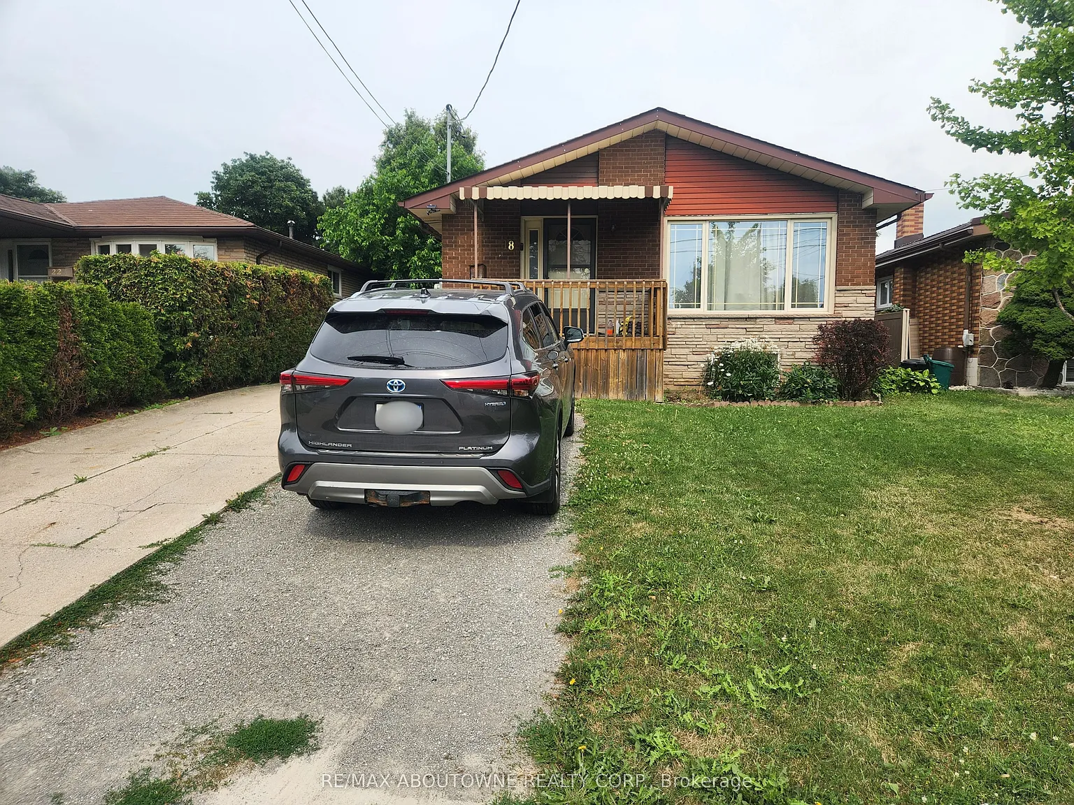 3 bed, $2,050 — Photo 2