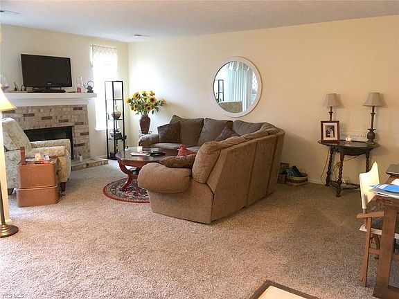 3rd image of 1328 Cedarwood Dr APT C1