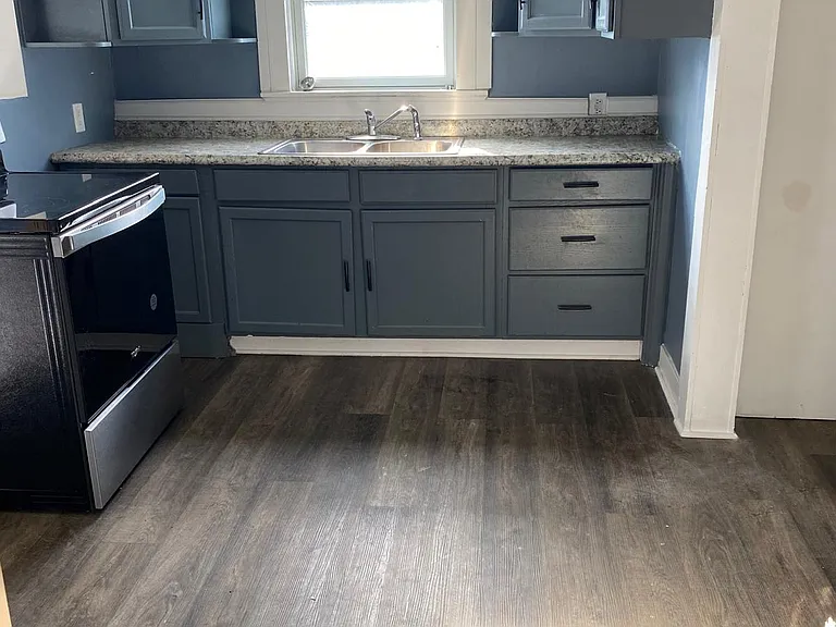 5610 S Main St — Photo 49