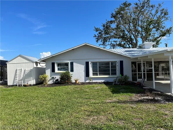 2560 Baybreeze St, Saint James City, FL 33956