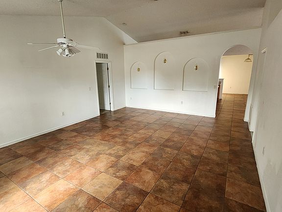 3rd image of 3197 Harrow Rd