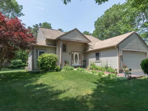 77 Talia Way, Plymouth, MA 02360