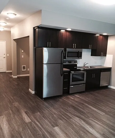 6906 N Greenwich Ave #18 — Photo 2