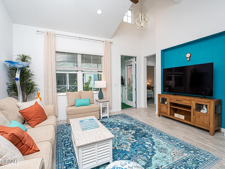 375 Latitude Dr — Photo 11