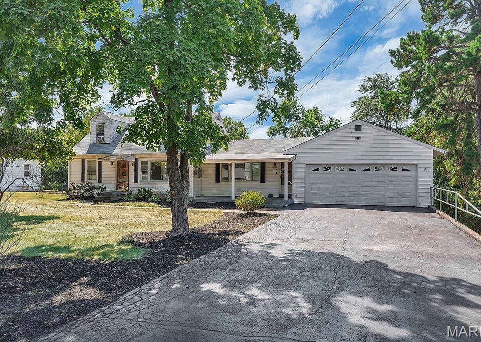 1st image of 108 Cherry Hill Dr