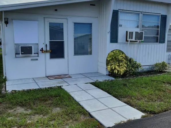 4 Palm Pl, Tavares, FL 32778