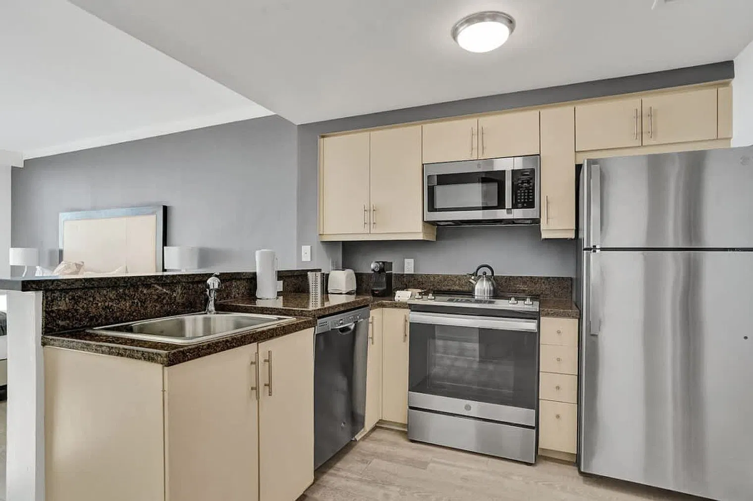 Studio, 1.0 bath, 387 sqft, $7,485 — Photo 3